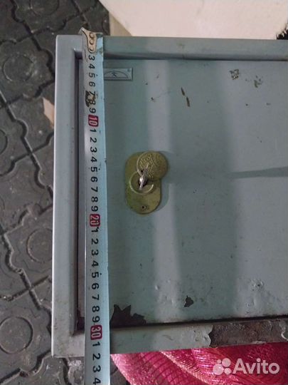 Сейф металлический