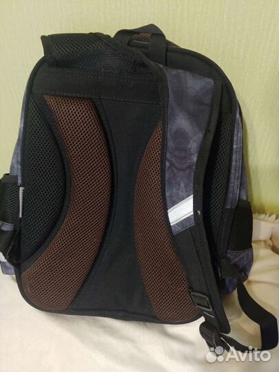 Портфель рюкзак школьный