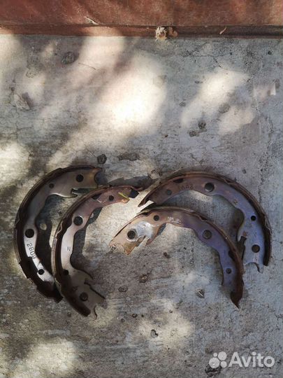 Колодки, Трос ручника на Nissan Qashqai J10