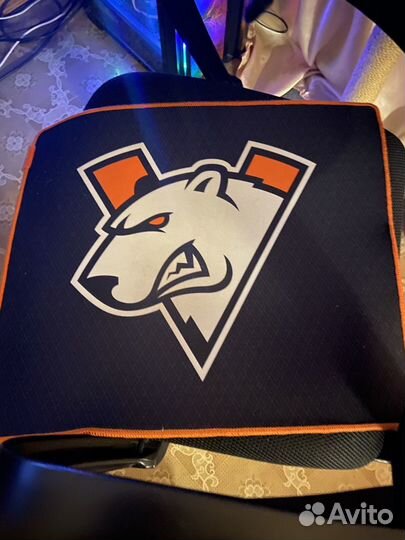 Продам игровой коврик VirtusPro