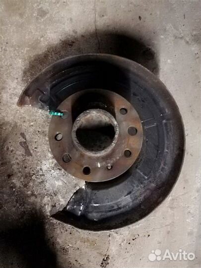 Кулак задний правый Opel Astra H хэтчбек