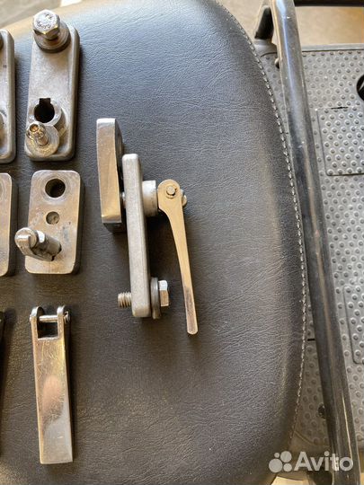 Крепления для кофров быстросьемные на мотоцикл