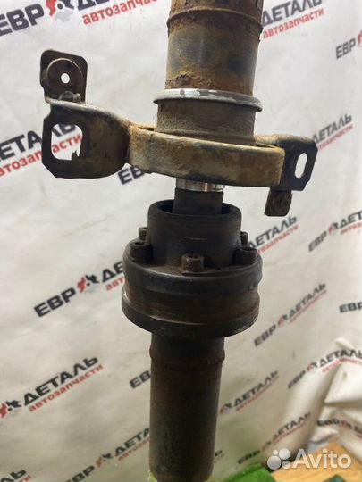 Карданный вал задний Cadillac Srx внедорожник 4.6