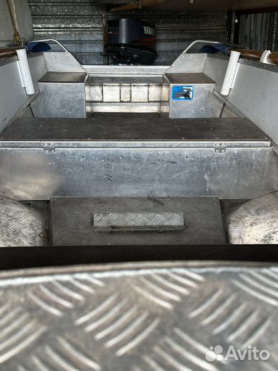 Лодка алюминиевая тримаран 390