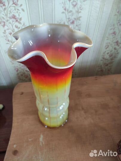 Вазы из красного стекла 30см