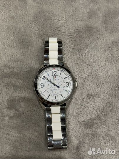 Tommy hilfiger часы женские