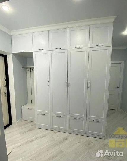 Угловой шкаф