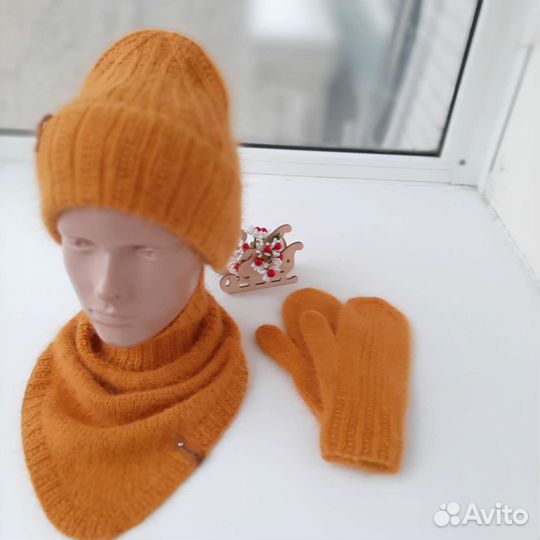 Вязаный комплект 