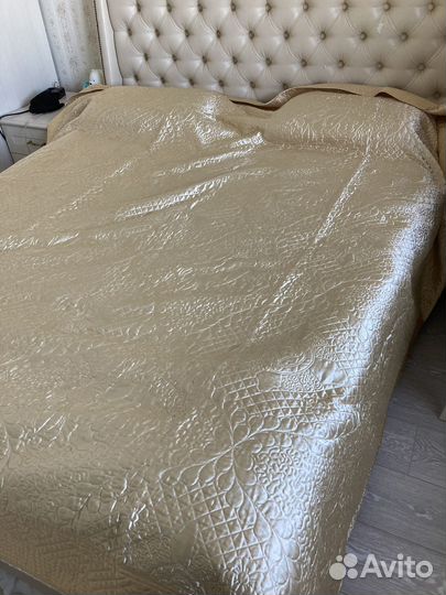 Стеганое покрывало на кровать