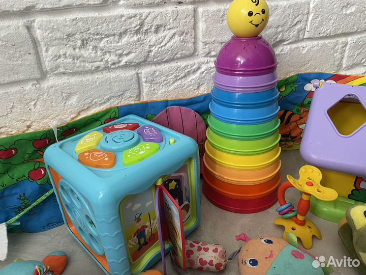 Развивающие игрушки погремушки