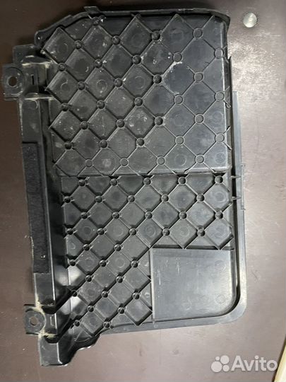 Крышка аккамулятора в багажник Е46