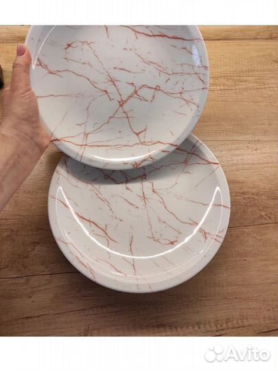 Сервировочный набор тарелок. Фарфор