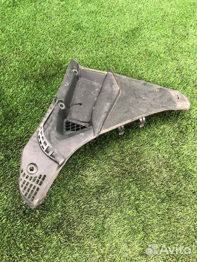 Водосток передний правый Bmw 5 F10 N52B25 2011