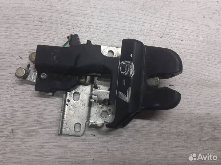 Замок багажника Mitsubishi Lancer 9 седан