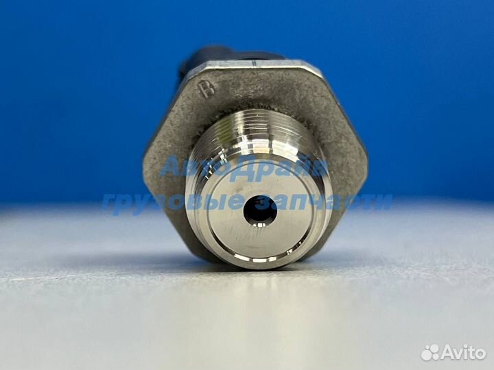 Датчик давления топлива Ман Тга Тгс Тгх