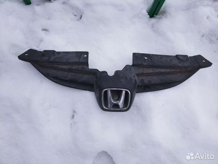 Решетка радиатора Хонда фит ариа