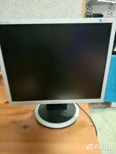 Монитор Samsung 19 дюймов
