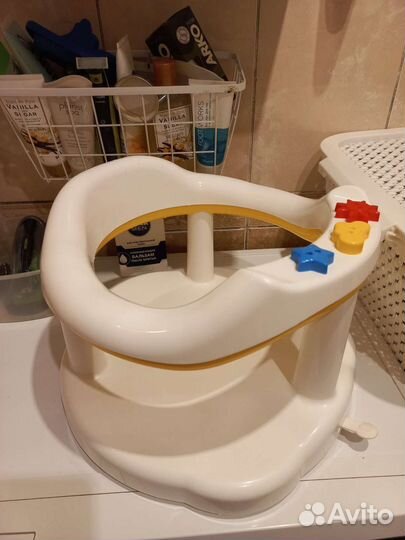 Стульчик для купания для малыша в ванной