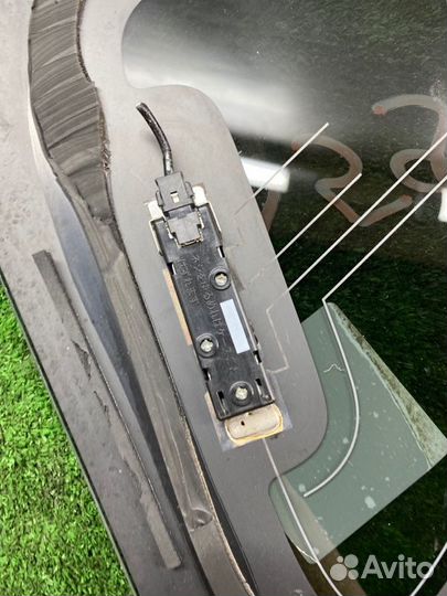 Стекло собачника левое Honda Fit GK3 L13B 2014