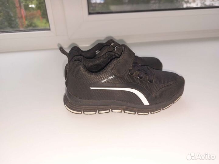 Кроссовки детские