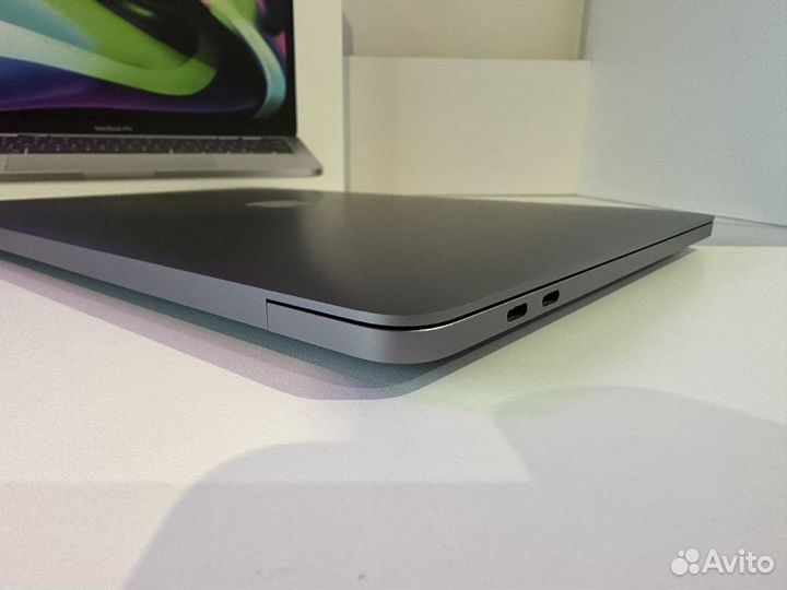 Отличный MacBook Pro 13 M2 8Gb 512Gb