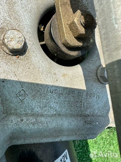 Механизм стеклоочистителя (трапеция дворников)