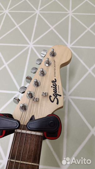 Новая, электрогитара squier для новичка