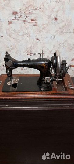 Швейная машинка кайзер
