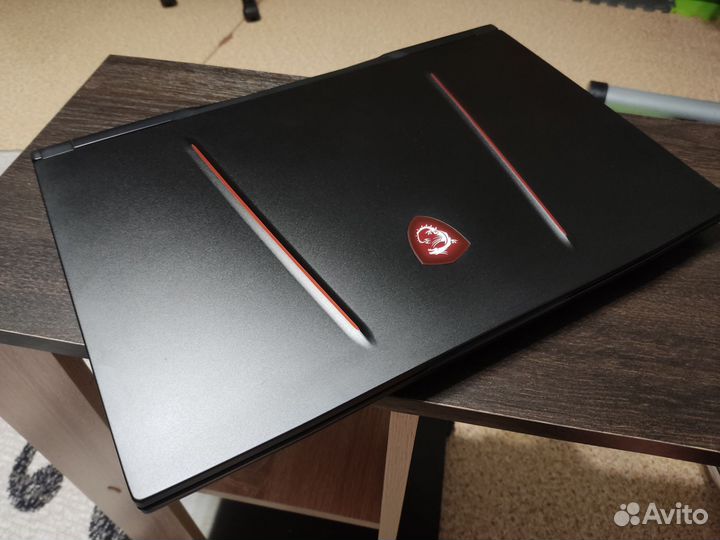 Игровой ноутбук MSI GE75 Raider 8SE