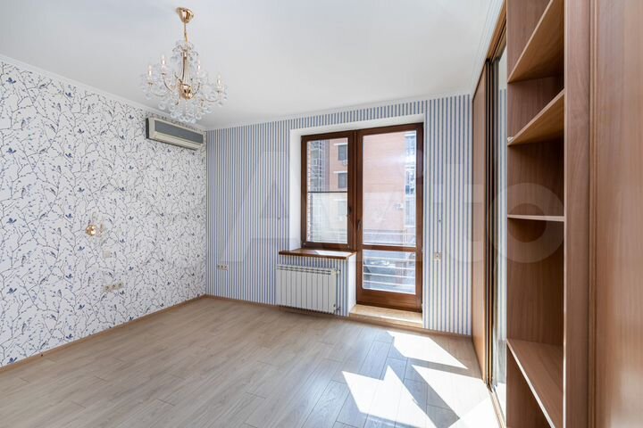 4-к. квартира, 150,1 м², 3/8 эт.