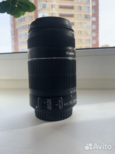 Объектив Canon EF-S 55-250 IS II