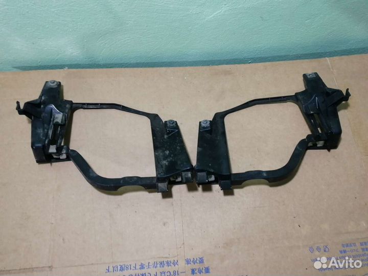 Левый,правый Кронштейны фаы бмв е60