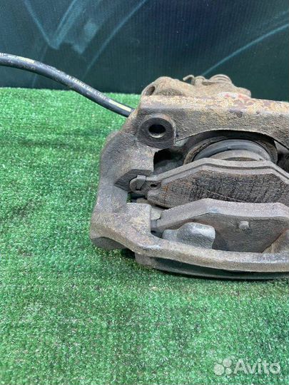 Суппорт передний левый Citroen C5 хэтчбек 2.0 16V