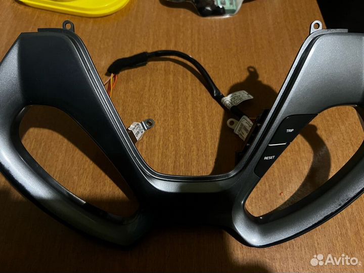 Накладка руля kia rio 3 с проводкой и кнопками