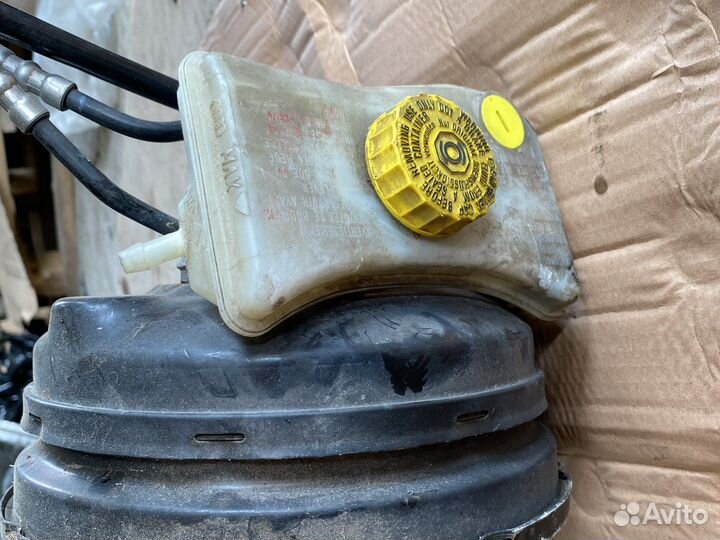 Вакуум тормозной Skoda Superb 1