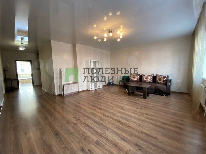 3-к. квартира, 101,5 м², 2/5 эт.