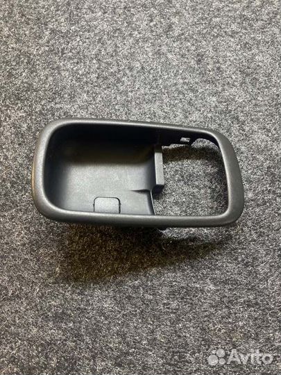 Накладка в салоне левая Mitsubishi Lancer 9 4G18