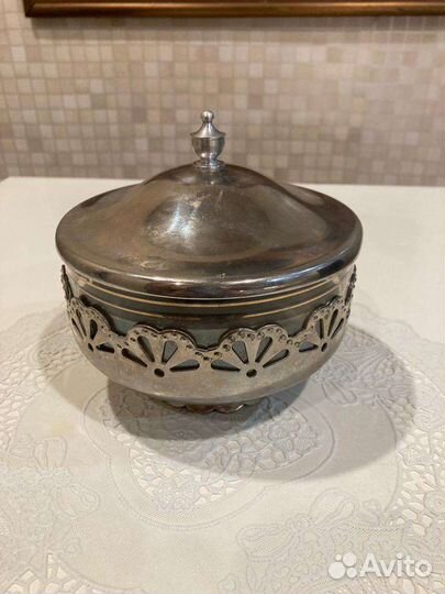 Конфетница, сахарница с крышкой времен СССР