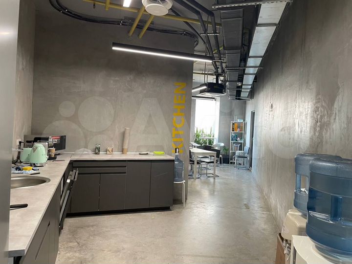 Офис, 697.9 м²