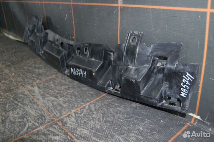 Кронштейн бампера переднего - Mercedes-Benz C292