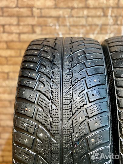 Kumho I'Zen RV Stud KC16 235/55 R17