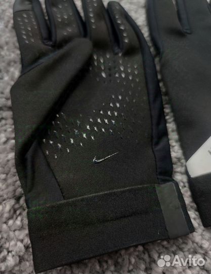 Перчатки Nike HyperWarm зимние