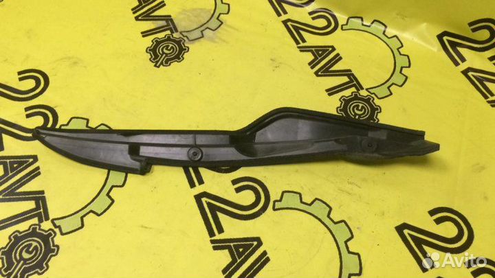 Уплотнитель крыла передний левый Toyota Allion