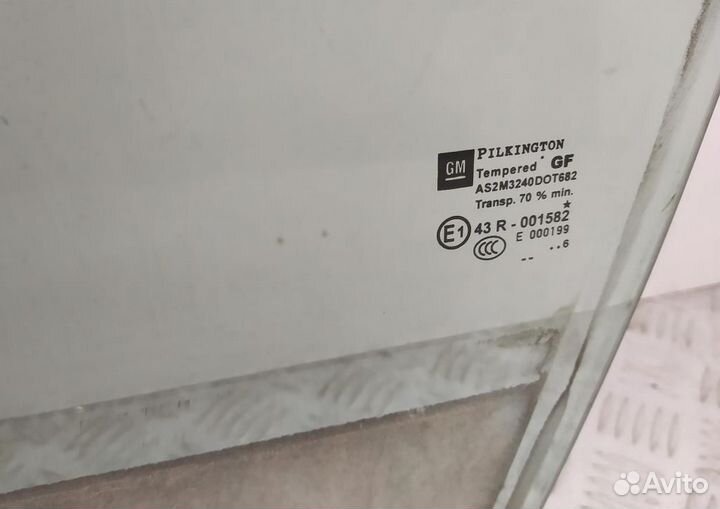 Стекло двери передней левой Opel Zafira B