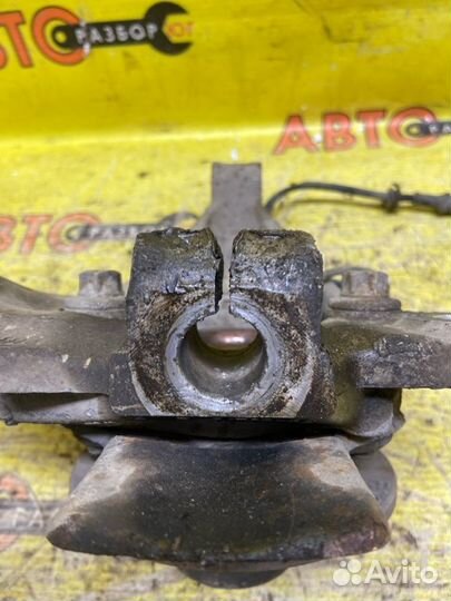 Поворотный кулак передний левый Opel Vectra C