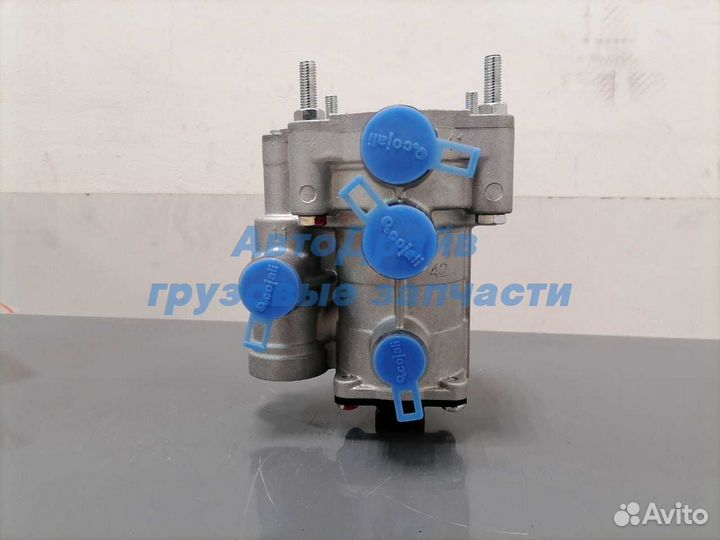 Кран управления тормозами прицепа