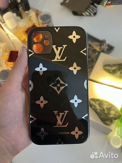 Чехол на iPhone 11