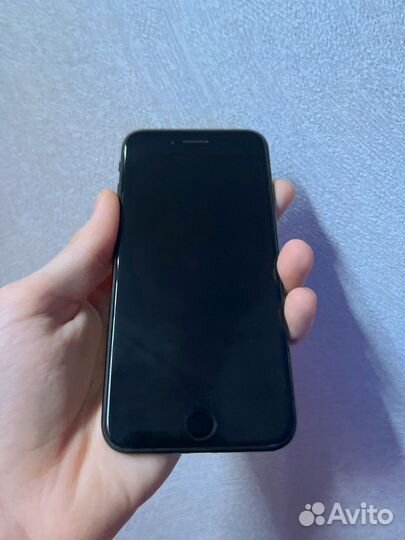 iPhone SE (2020), 64 ГБ