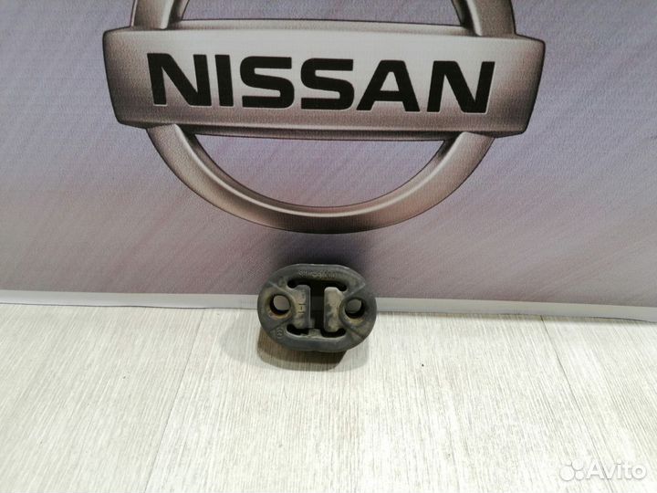 Кронштейн крепление глушителя Nissan almera classi