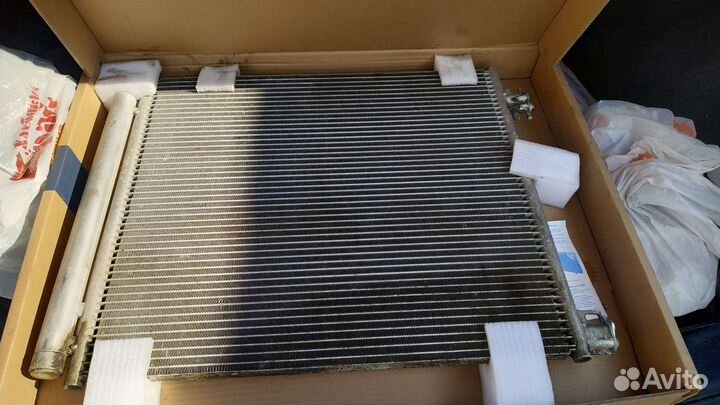 Радиатор кондиционера Ниссан Кашкай 2 л